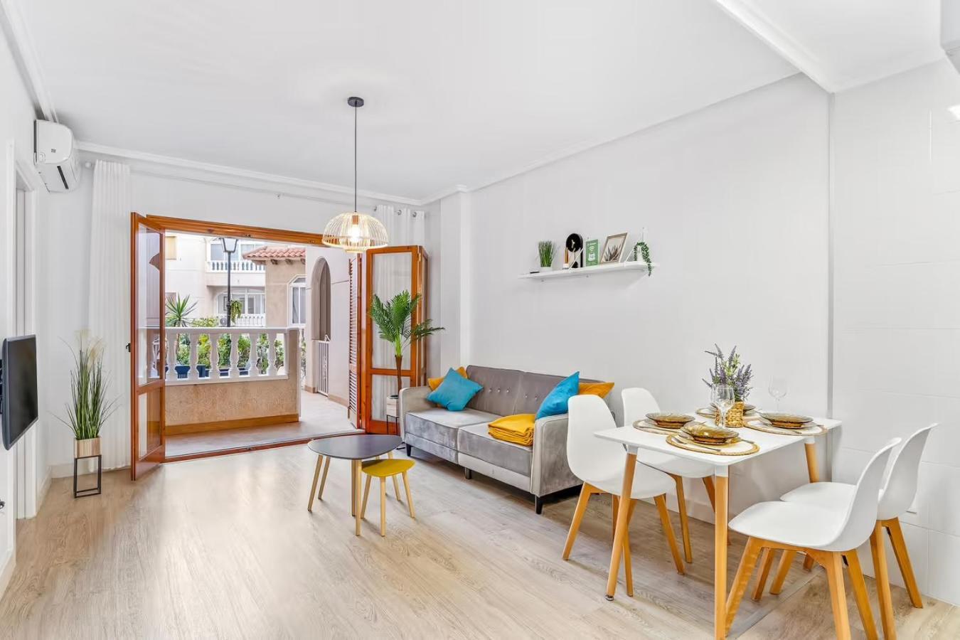 Apartamento Estefany A 100 M De Playa تورّيفيِخا المظهر الخارجي الصورة